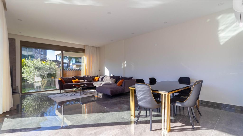 Property photo 3 of 24 Superior Villa For Sale In Belek, Antalya With A Private Pool &amp; Facilities - Spacious Lounge