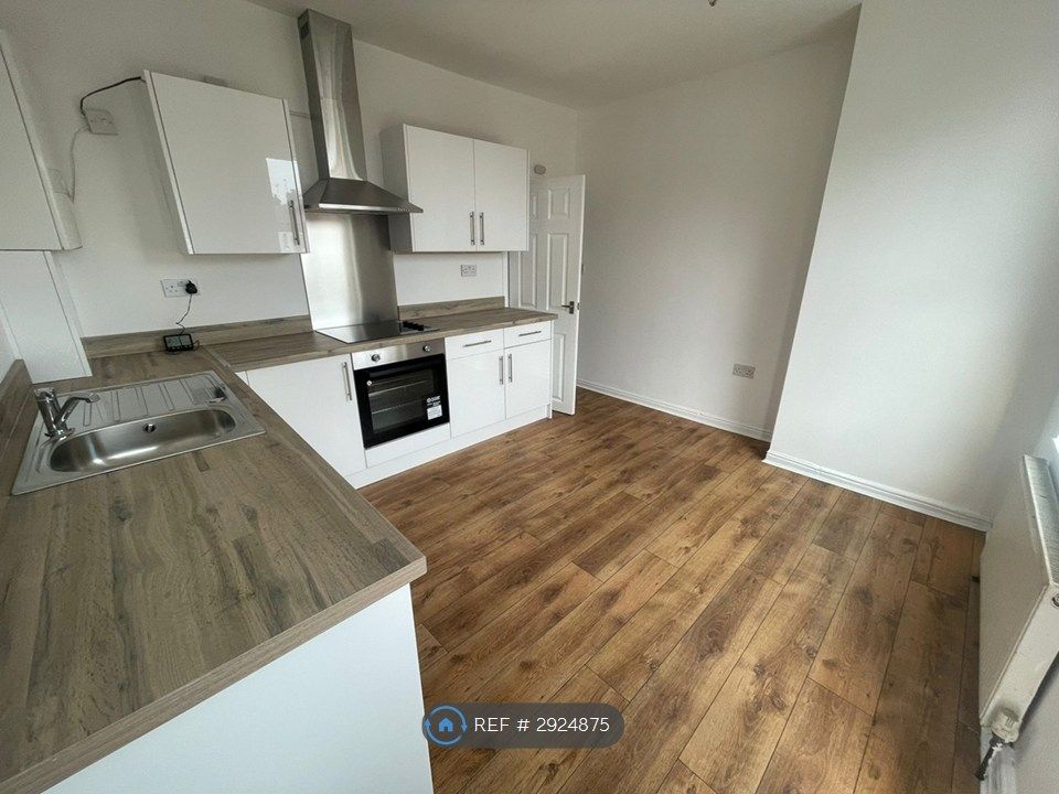 Property photo 1 of 7 Kitchen