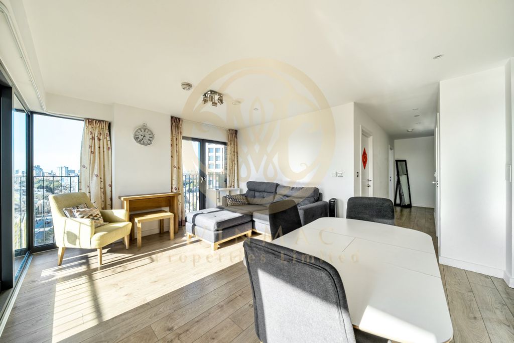 Property photo 3 of 18