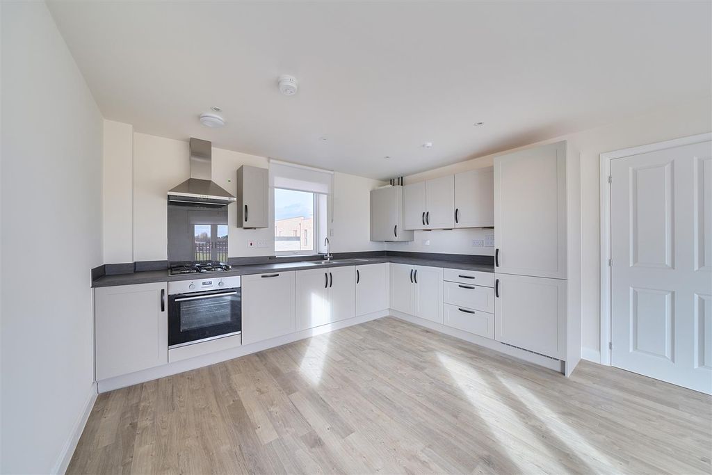 Property photo 3 of 11 1375510-10-6909Ed082806E.Jpg