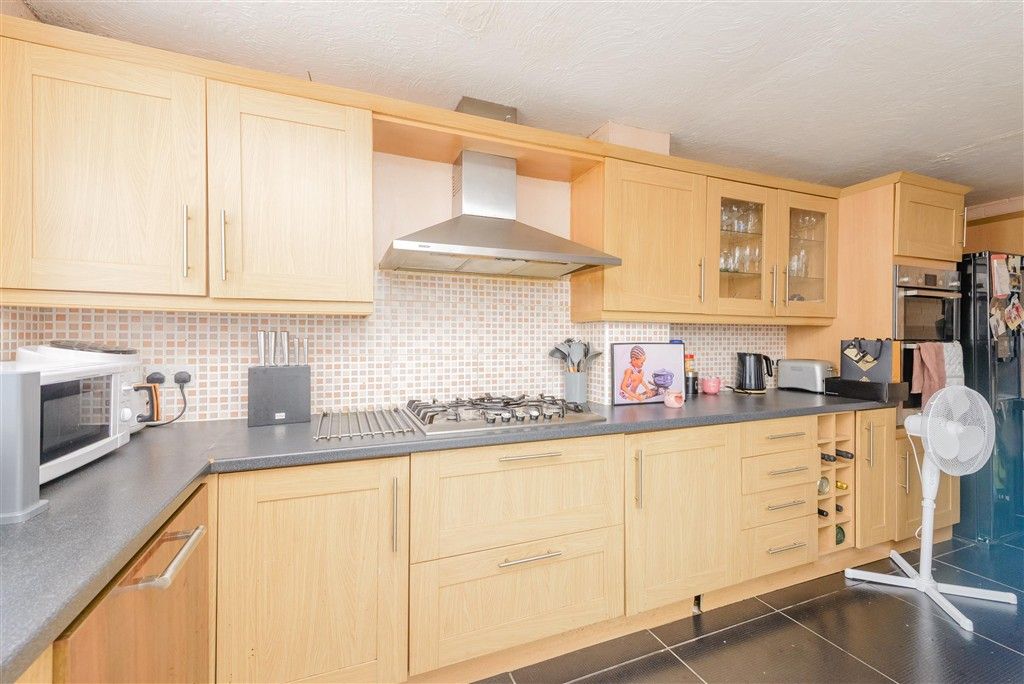 Property photo 2 of 14 Kitchen