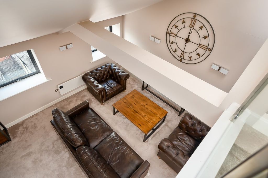 Property photo 1 of 28