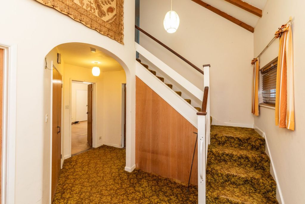 Property photo 2 of 43