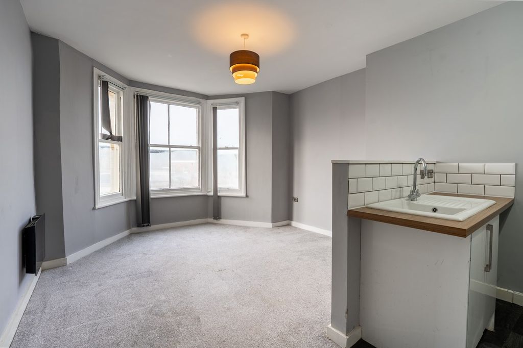 Property photo 3 of 26