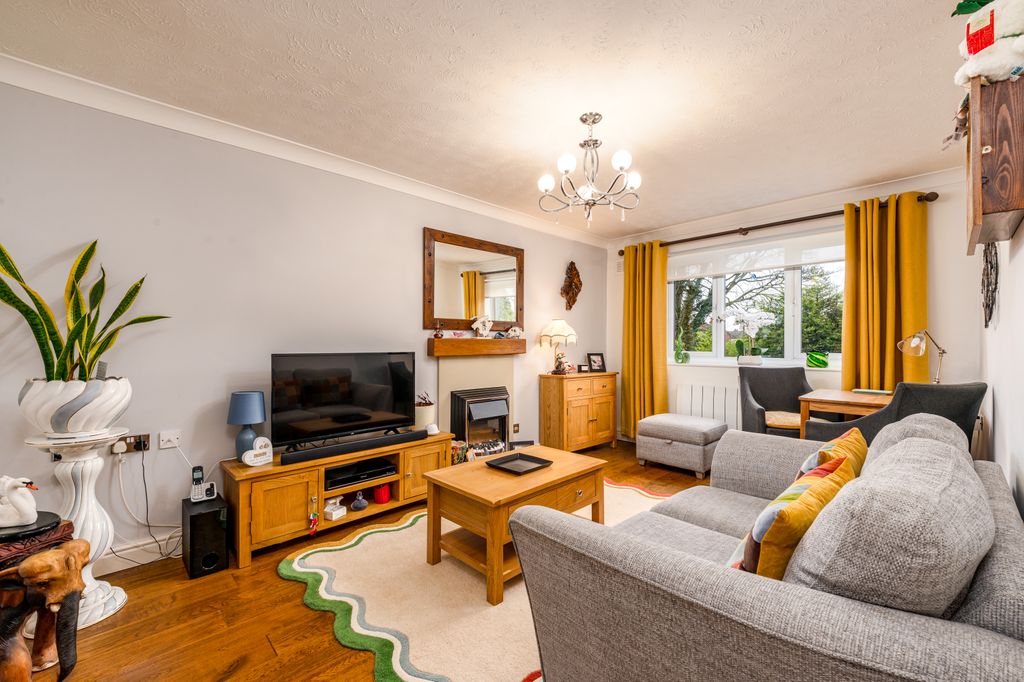 Property photo 3 of 20 04