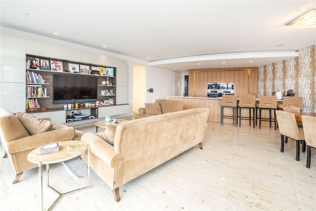 Property photo 3 of 22 Picture No. 09