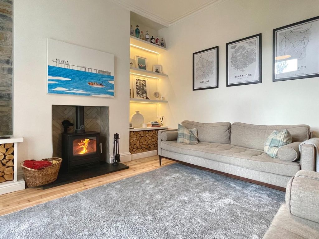 Property photo 2 of 38 Living Room