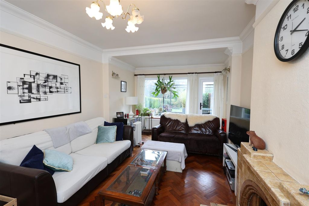 Property photo 2 of 30 Living Room