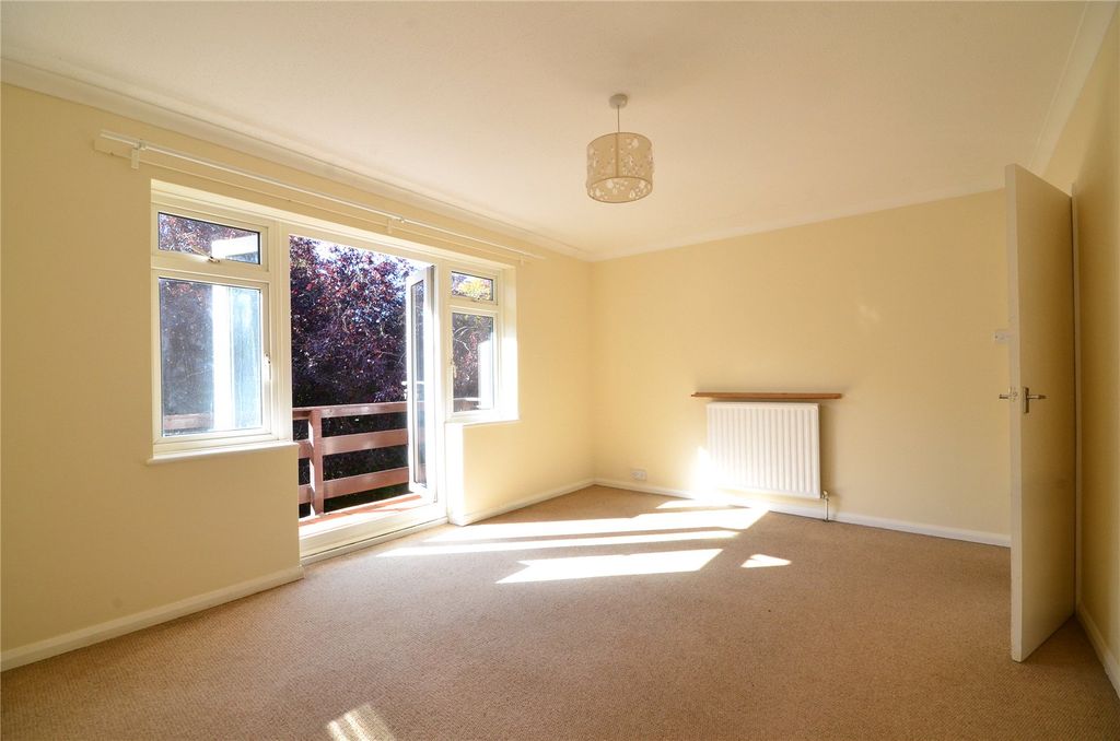 Property photo 2 of 13 Lounge