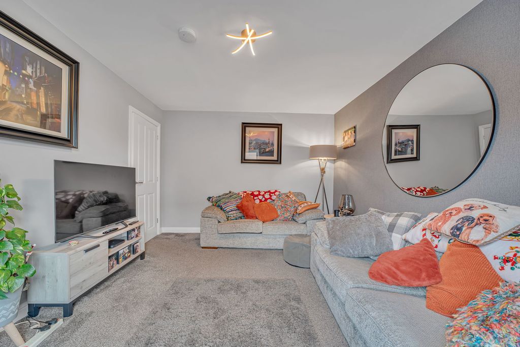 Property photo 2 of 22