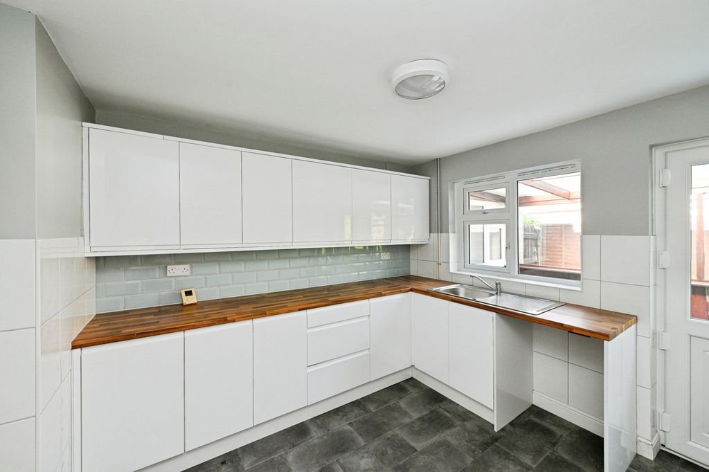 Property photo 2 of 17 Pbox-Img.Jpg