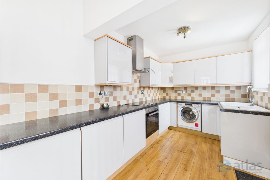 Property photo 2 of 17 Kitchen
