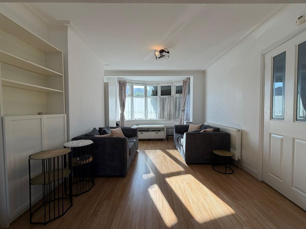 Property photo 2 of 10 Bispham 4.Jpg