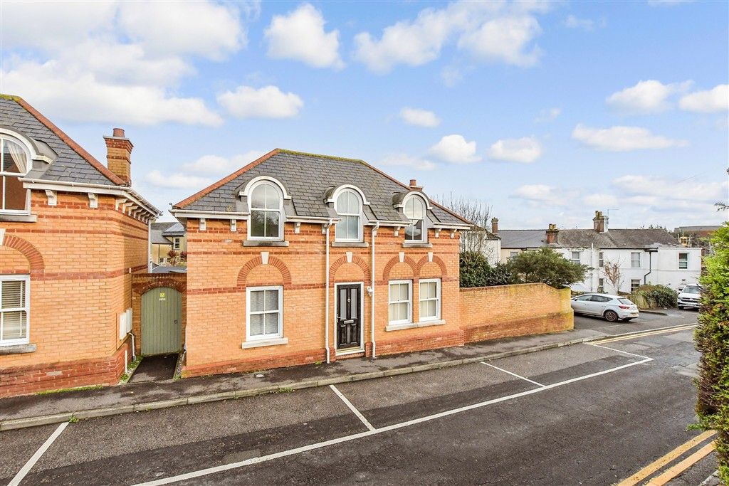 Property photo 1 of 14 External (Web)