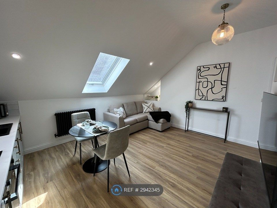 Property photo 3 of 11 Studio 7
