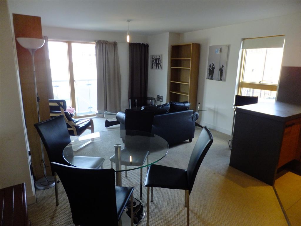 Property photo 2 of 11