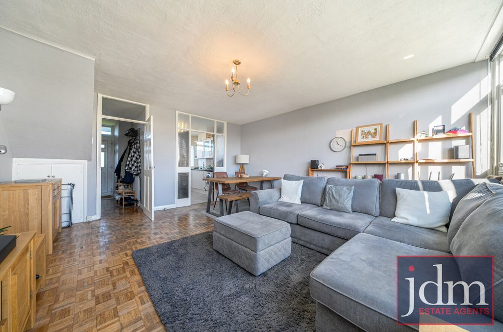 Property photo 2 of 9 9A3E3Ca9-A3F3-4d8...