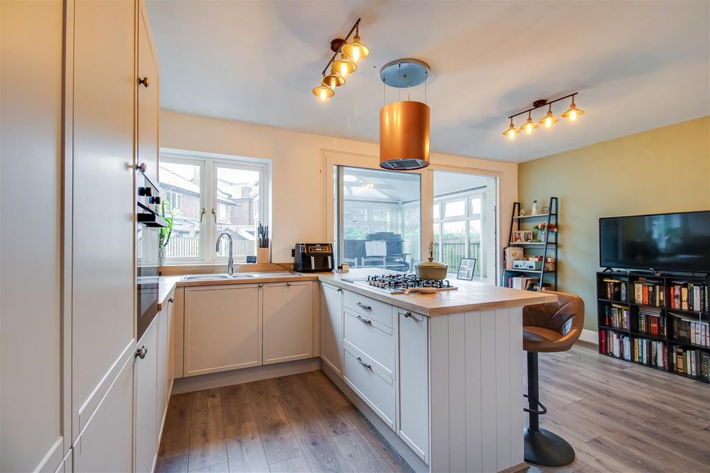 Property photo 2 of 14 Kitchen/Diner