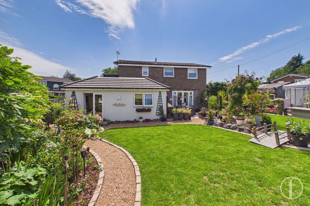 Property photo 2 of 36