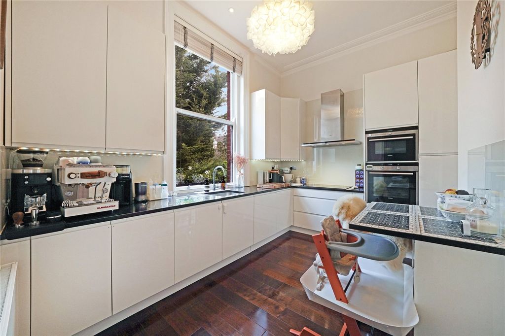 Property photo 3 of 18 Picture No. 17