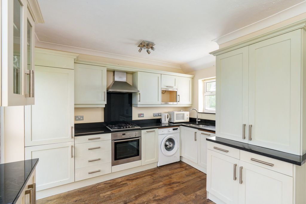 Property photo 3 of 17 4347054
