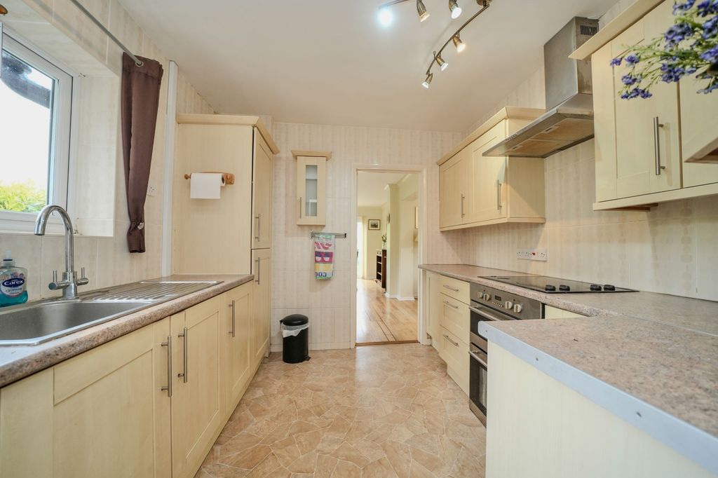 Property photo 3 of 31
