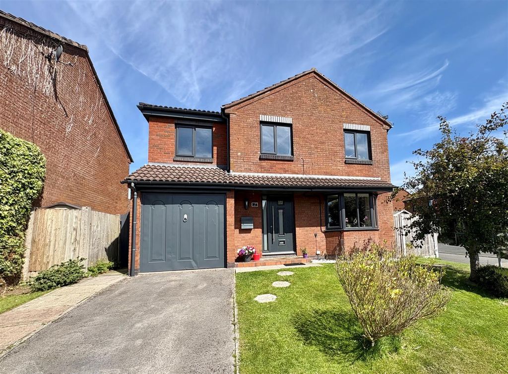 Property photo 1 of 17