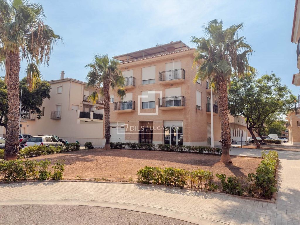 Property photo 1 of 74