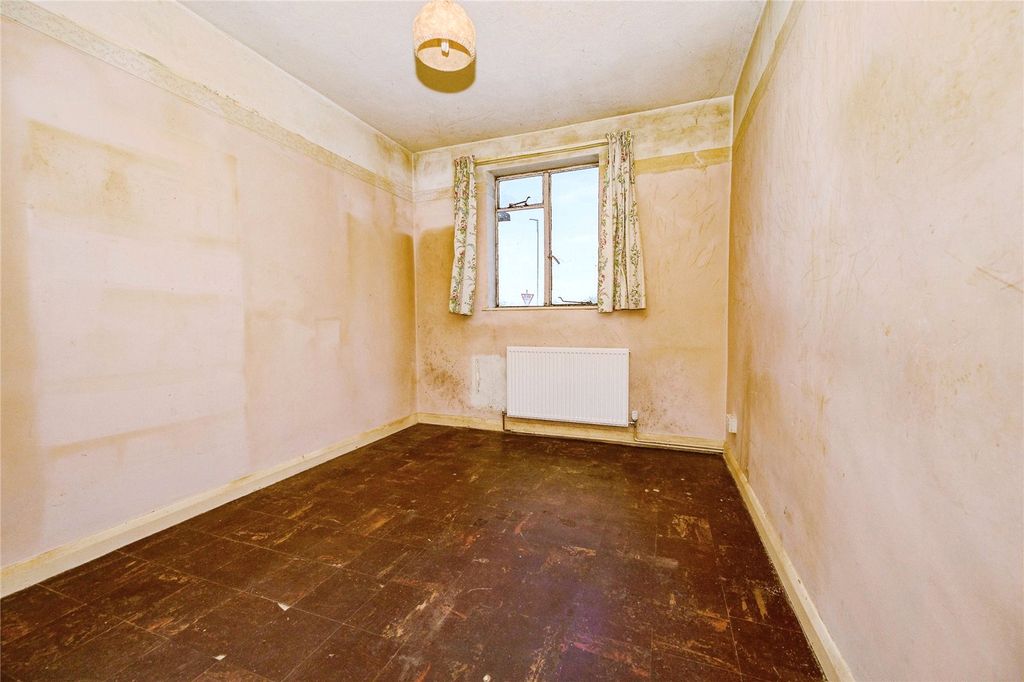 Additional image 11 of 3 bed flat for saleWest Street, Dunstable, Bedfordshire LU6
