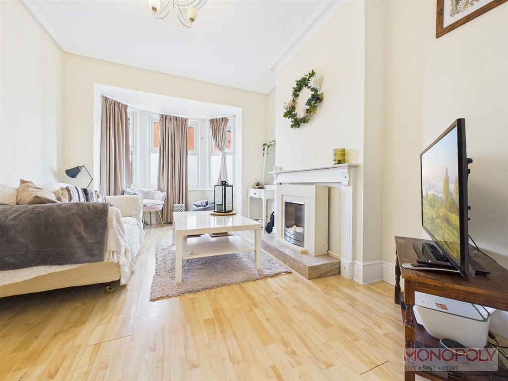 Property photo 2 of 18 Cam04439G0-Pr0265-Still002.Jpg