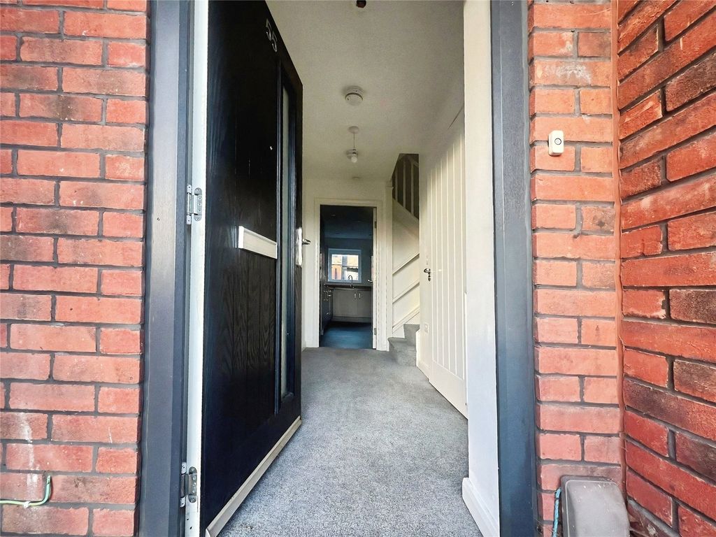 Property photo 3 of 18 Entrance