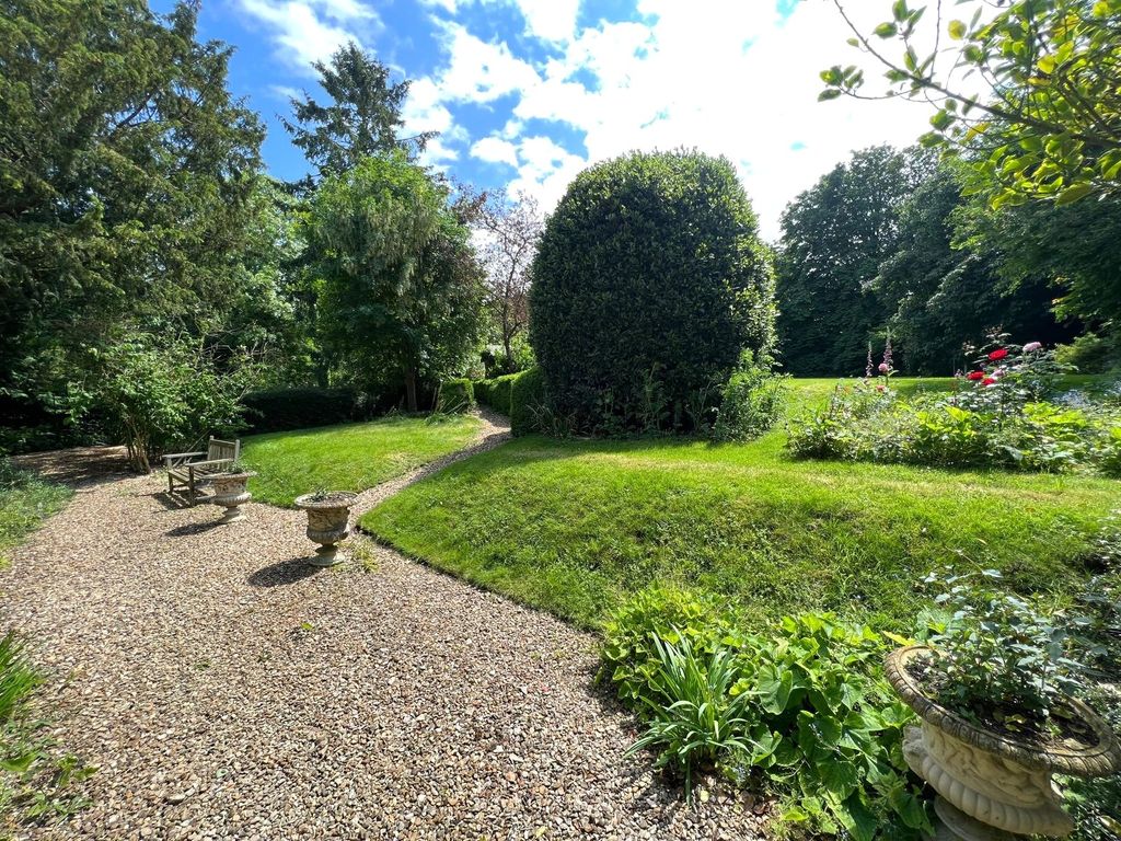 Property photo 2 of 20 Gravelled Terraces