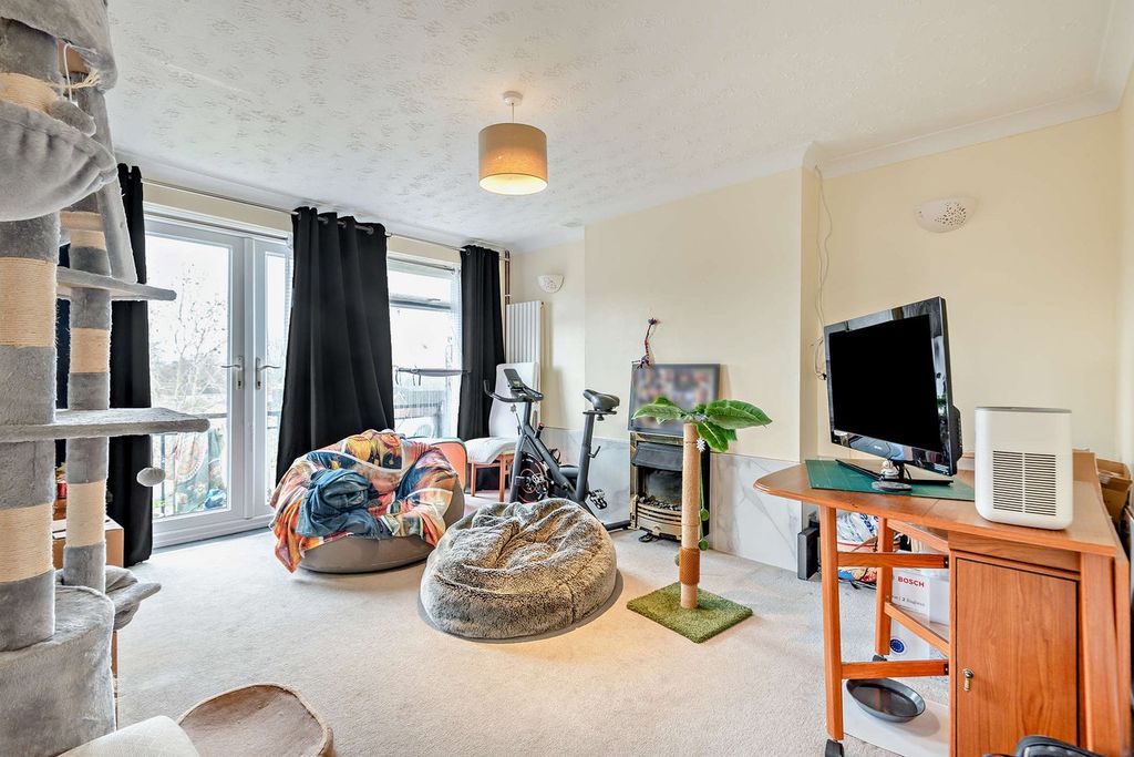 Property photo 2 of 22