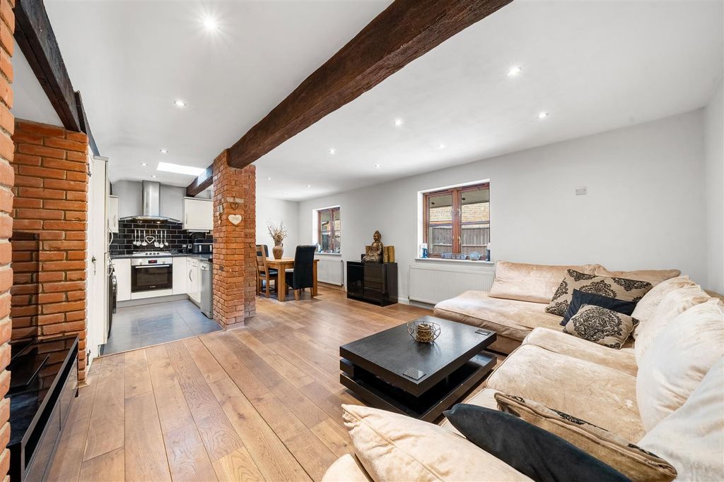 Property photo 1 of 24