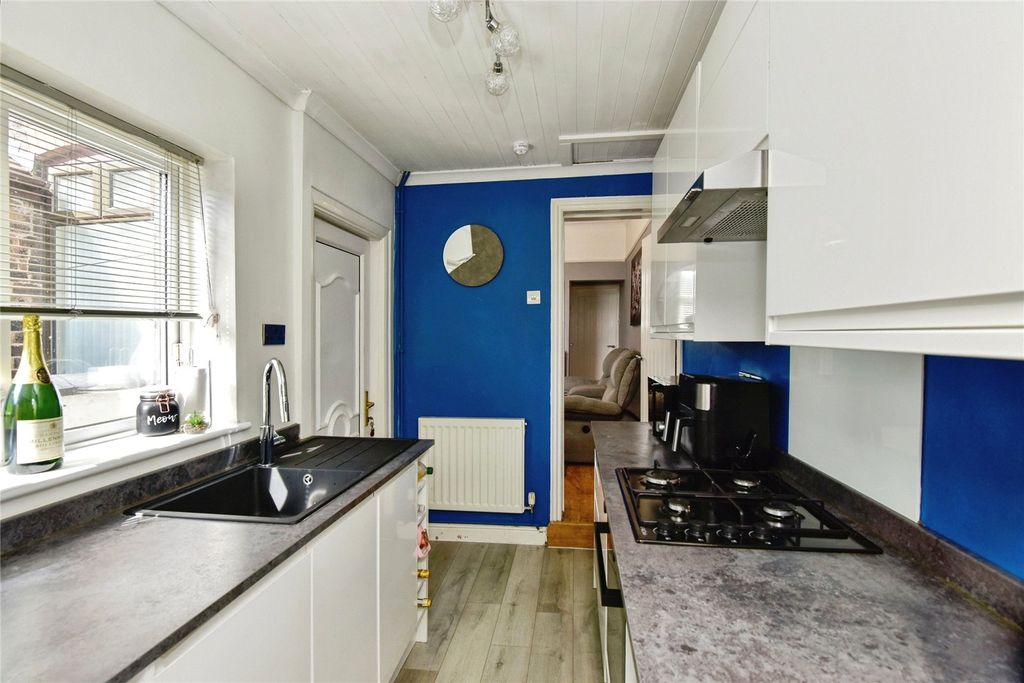 Property photo 2 of 12 Picture No. 03