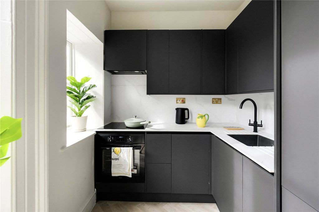 Property photo 2 of 15 Picture No. 02