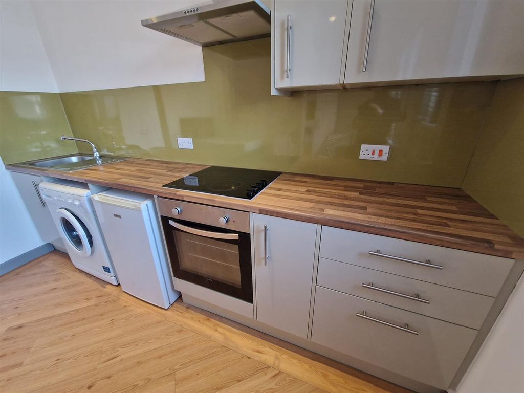 Property photo 3 of 8 Whatsapp Image 2026-03-20 At 15.56.21 (2).Jpeg