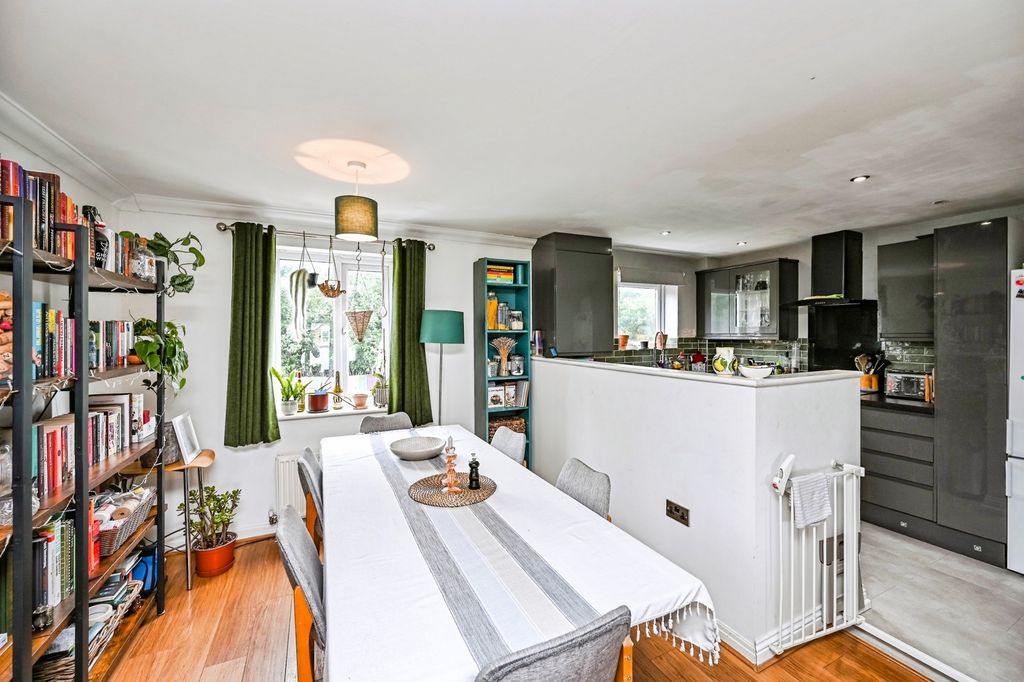 Property photo 3 of 20 Pbox-Img.Jpg