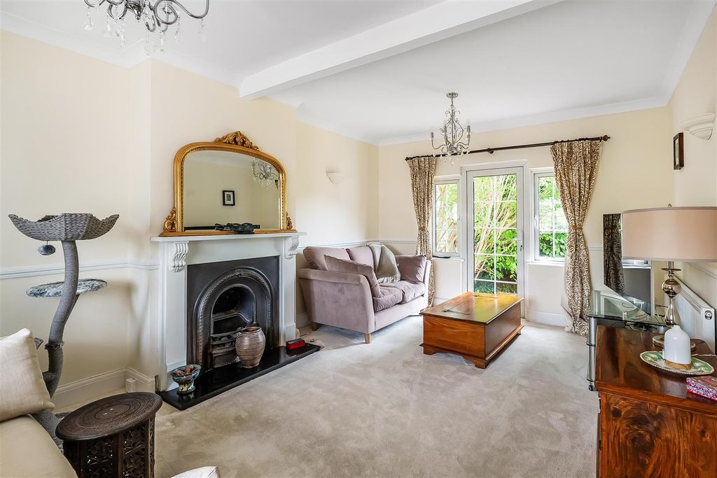 Property photo 2 of 28 7-Avenue-Road-7.Jpg
