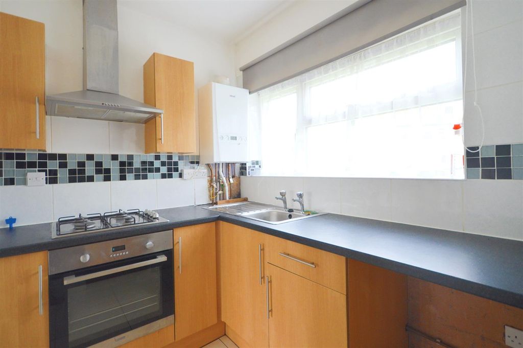 Property photo 2 of 9 Kitchen