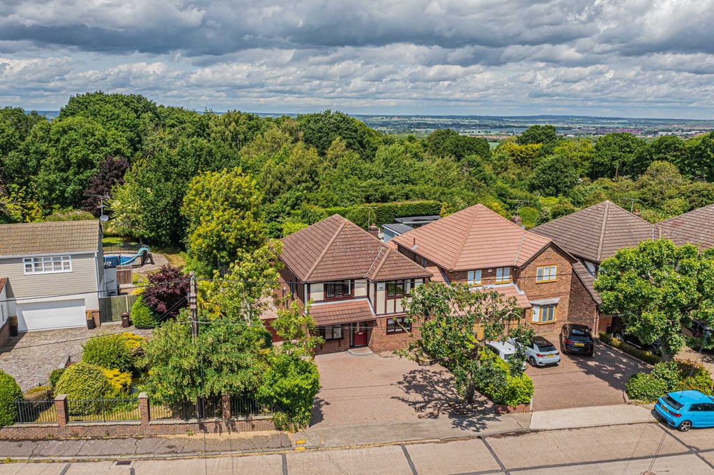 Property photo 1 of 37