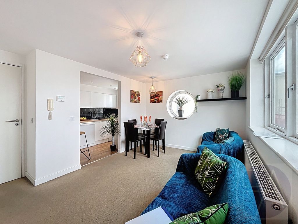 Property photo 3 of 11 4421005