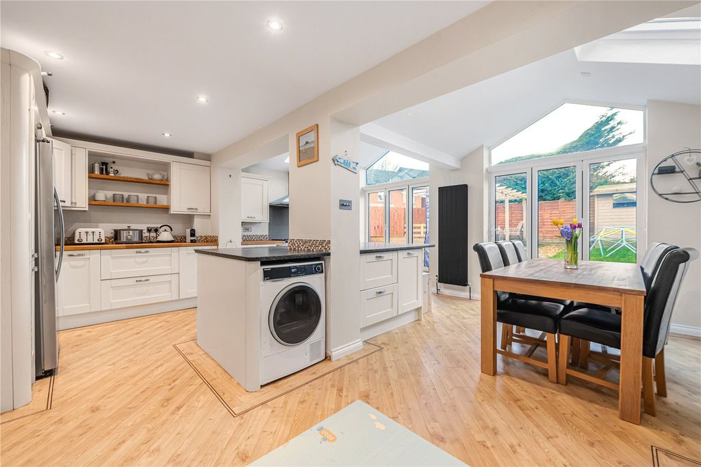 Property photo 2 of 22 Picture No. 11