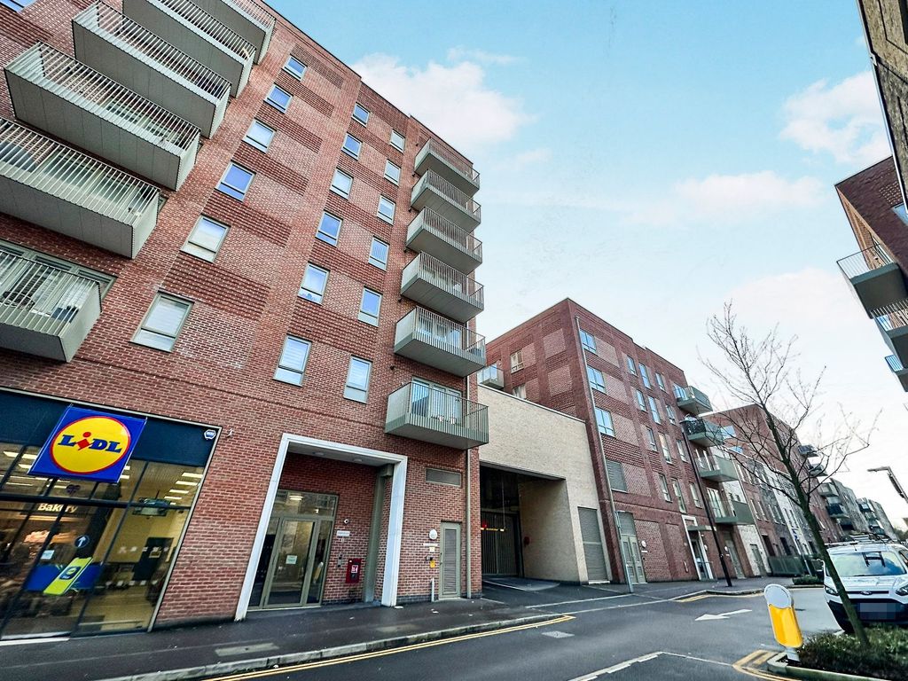 Property photo 1 of 12