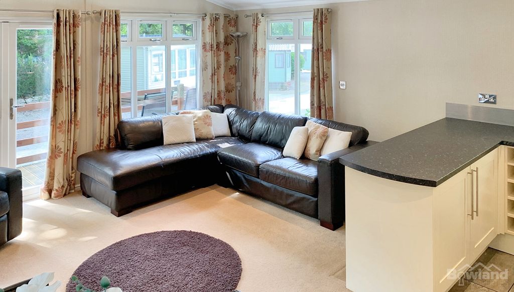Property photo 3 of 11