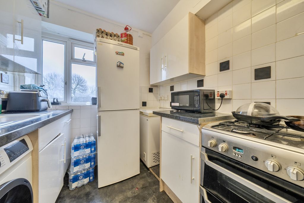 Property photo 2 of 16 Kitchen