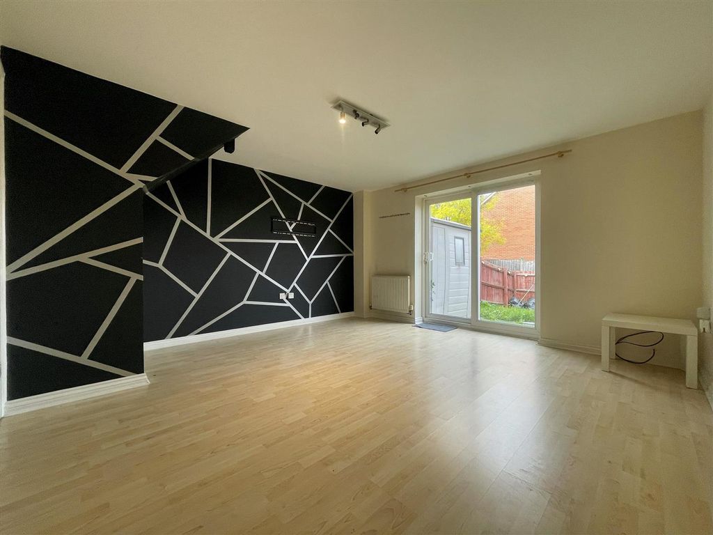 Property photo 2 of 7 Living Room