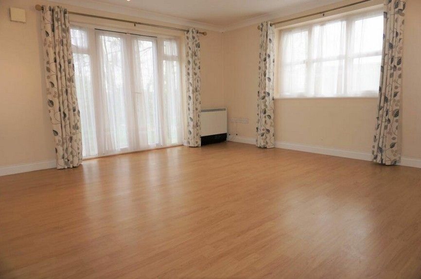 Property photo 2 of 8