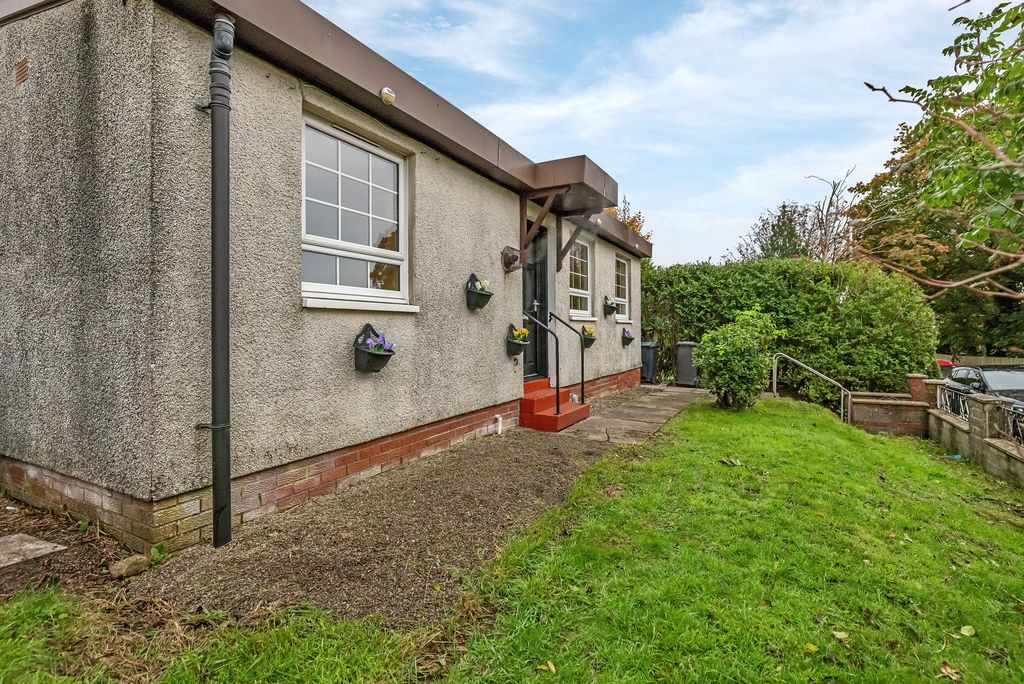 Property photo 3 of 28