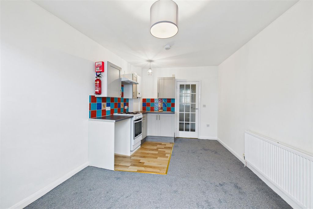Property photo 3 of 10 Kitchen/Living Room